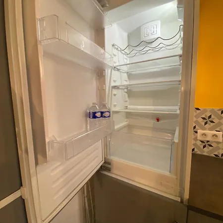 Apartment Tres Calme Sur Cour - Cardinet Paris