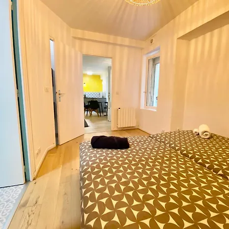 Tres Calme Sur Cour - Cardinet Apartment Paris